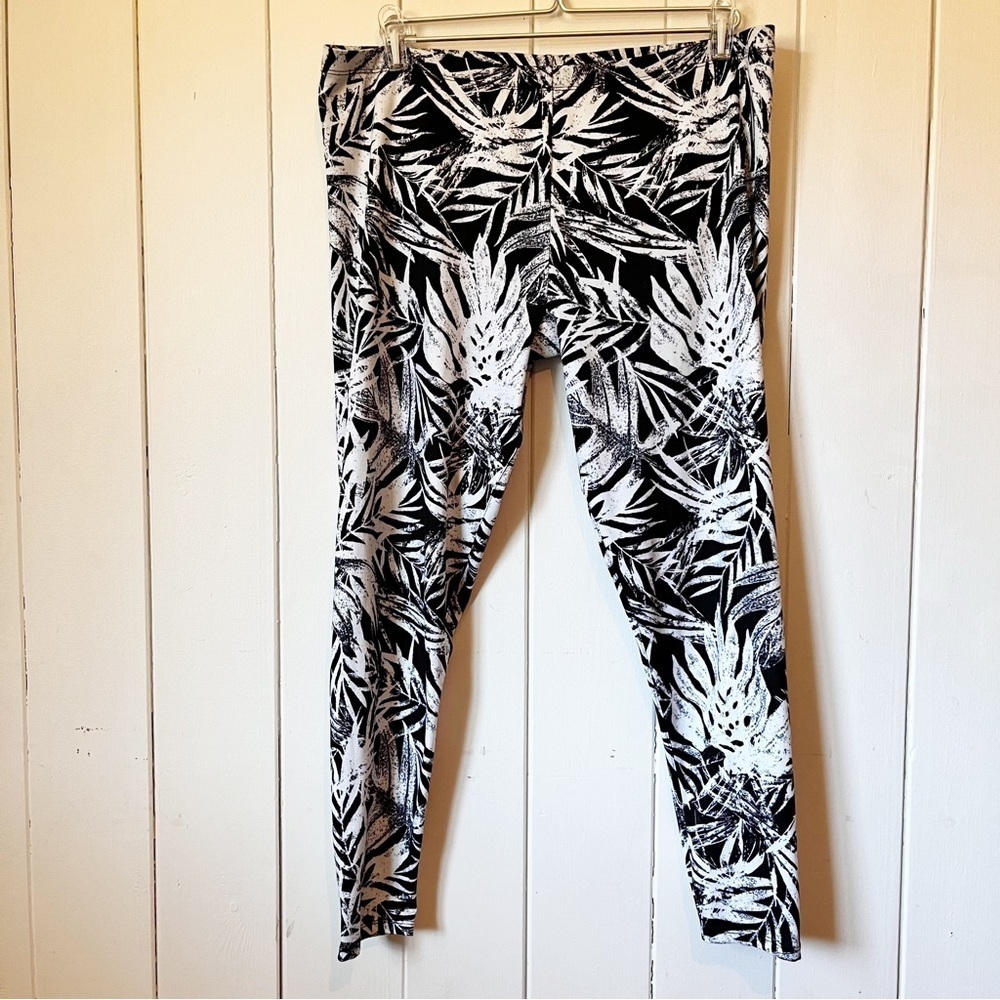Addition Elle Palm leaf print Leggings. Size 1X.